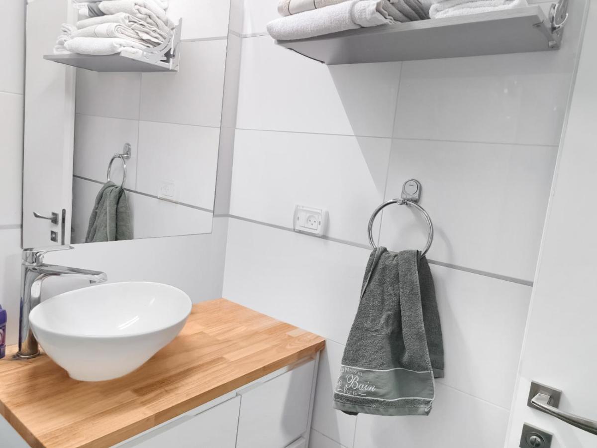 Beach Suite Israel- Private Jacuzzi Garden Suite & Gym, 3 Min Walk To Beach ביץ סוייט ישראל- ג'קוזי פרטי בגינה 3 דקות הליכה לים וחדר כושר Aschkelon Exterior foto