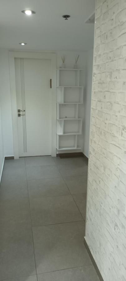 Beach Suite Israel- Private Jacuzzi Garden Suite & Gym, 3 Min Walk To Beach ביץ סוייט ישראל- ג'קוזי פרטי בגינה 3 דקות הליכה לים וחדר כושר Aschkelon Exterior foto
