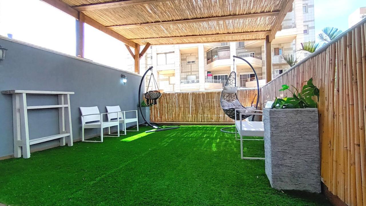 Beach Suite Israel- Private Jacuzzi Garden Suite & Gym, 3 Min Walk To Beach ביץ סוייט ישראל- ג'קוזי פרטי בגינה 3 דקות הליכה לים וחדר כושר Aschkelon Exterior foto